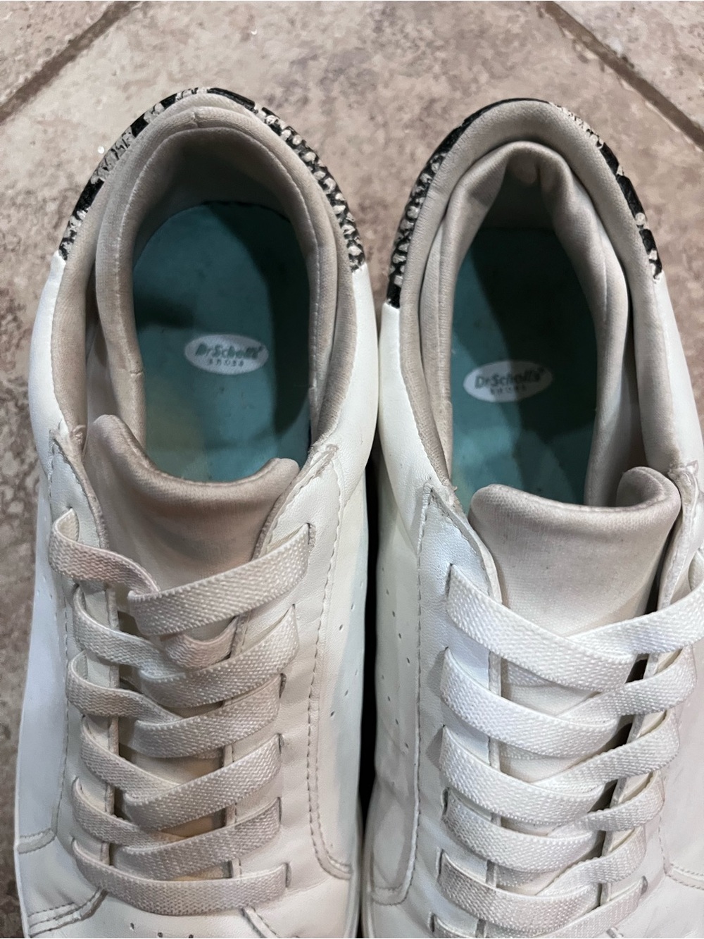 Dr. Scholl's White Leather Women's Low-Top Sneakers - Picture 2 of 9